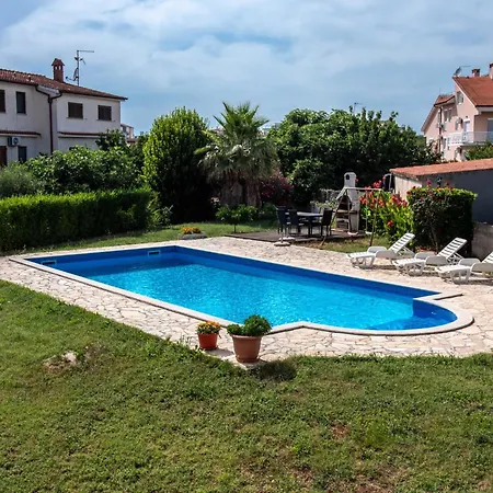 Kristalis By Interhome *