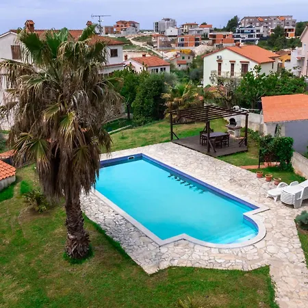 Kristalis By Interhome